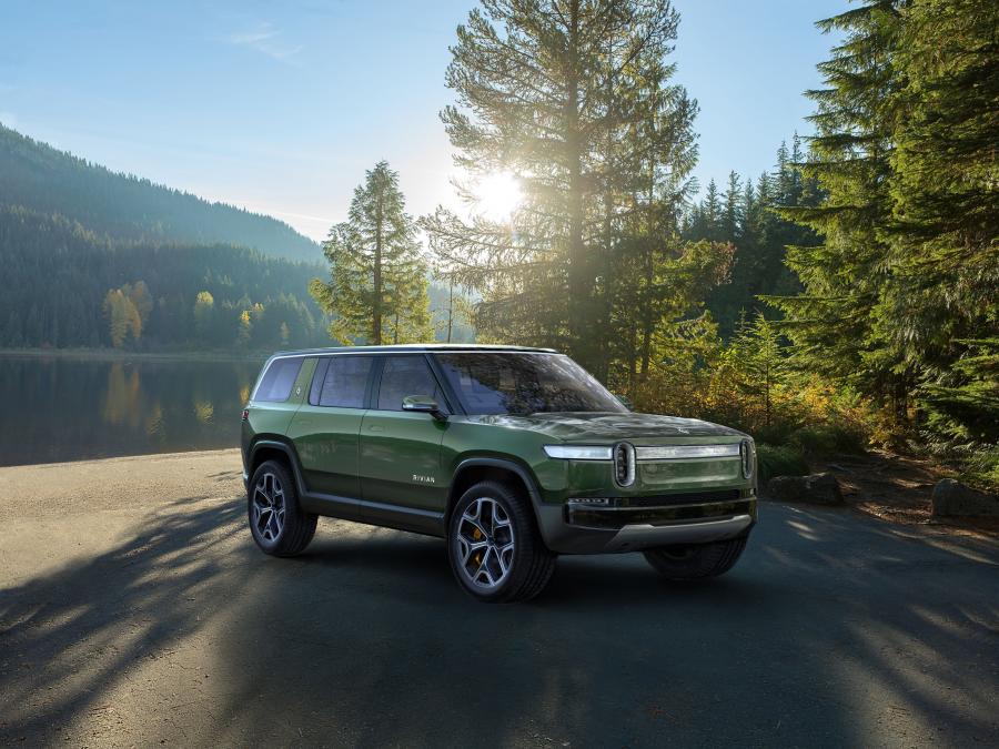  Rivian R1S 2018 года  (фото 8 из 33)
